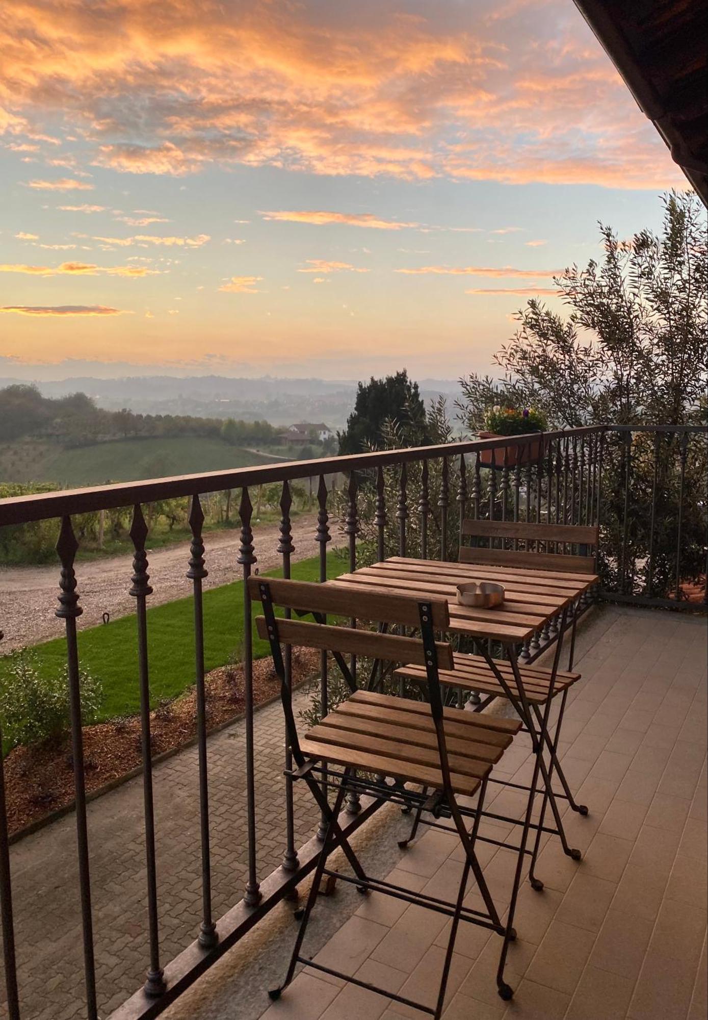 Tenuta Agricola La Cava- Cantina E Agriturismo San Damiano dʼAsti 外观 照片