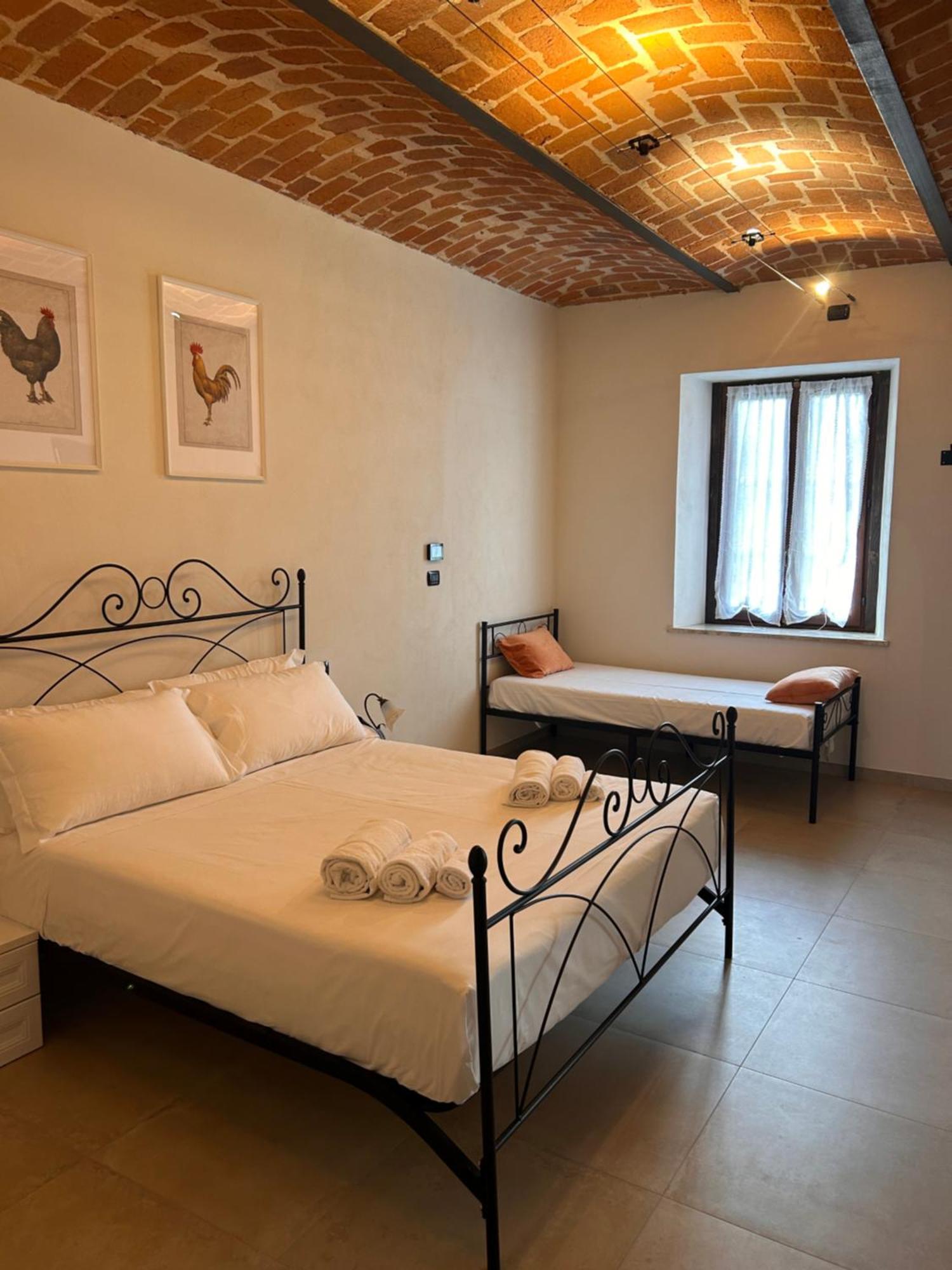 Tenuta Agricola La Cava- Cantina E Agriturismo San Damiano dʼAsti 外观 照片