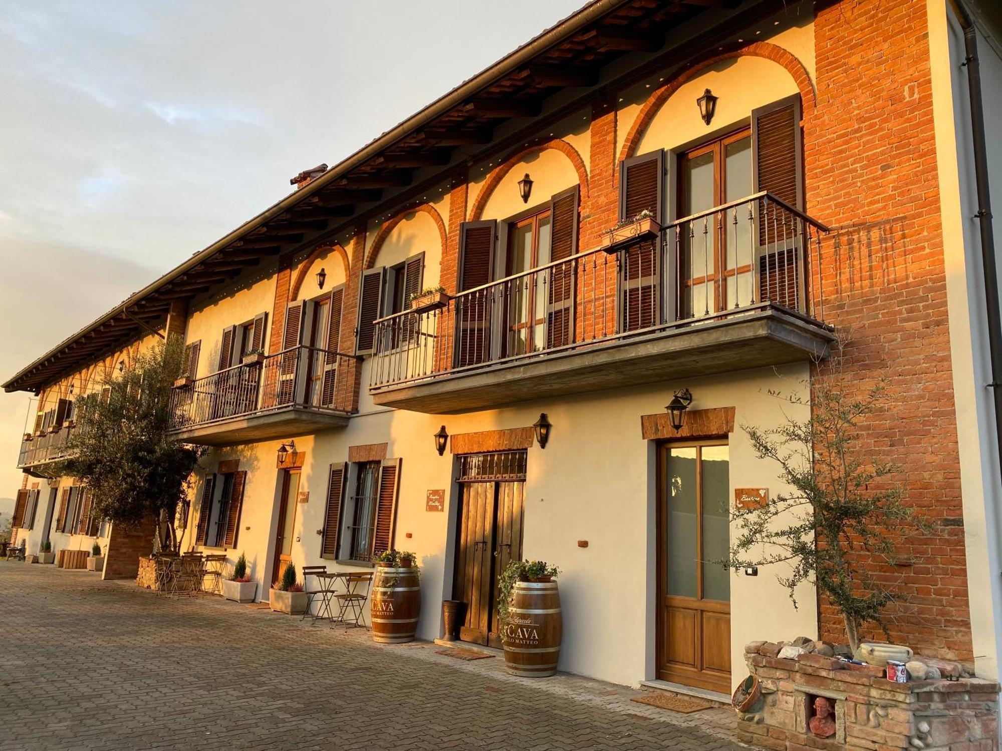 Tenuta Agricola La Cava- Cantina E Agriturismo San Damiano dʼAsti 外观 照片